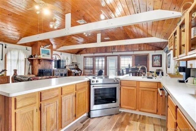 515 Lake Breeze Road, Hackberry, LA 70645