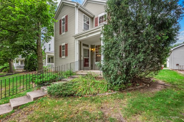 754 GOLDEN OAK Circle, Crystal Lake, IL 60014