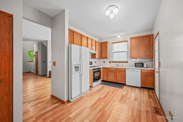 754 GOLDEN OAK Circle, Crystal Lake, IL 60014