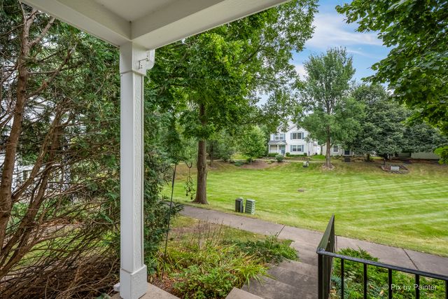 754 GOLDEN OAK Circle, Crystal Lake, IL 60014