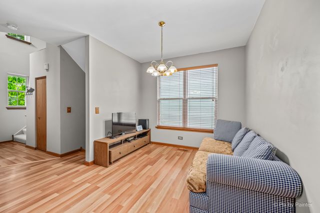 754 GOLDEN OAK Circle, Crystal Lake, IL 60014