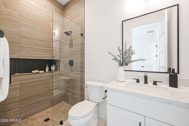 1940 E Creek Canyon Road, Phoenix, AZ 85086