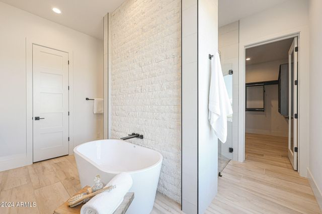 1940 E Creek Canyon Road, Phoenix, AZ 85086