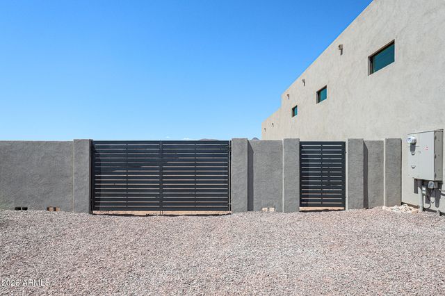 1940 E Creek Canyon Road, Phoenix, AZ 85086