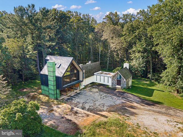 4002 VALLEY GREEN RD, Wilmington, DE 19807