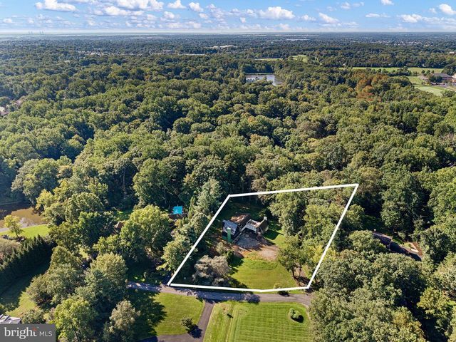 4002 VALLEY GREEN RD, Wilmington, DE 19807