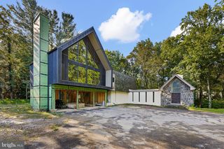 4002 VALLEY GREEN RD, Wilmington, DE 19807