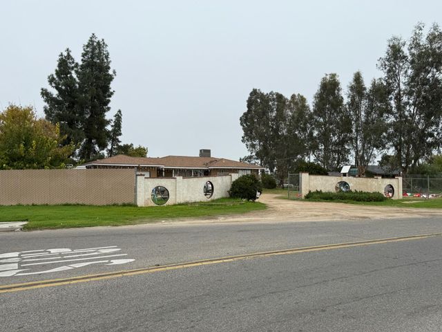 26023 Adell Street, Madera, CA 93638