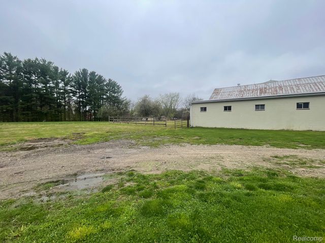 8261 Fenton Road, Grand Blanc Charter Township, MI 48439