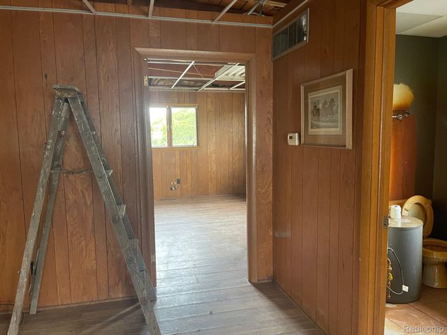 8261 Fenton Road, Grand Blanc Charter Township, MI 48439