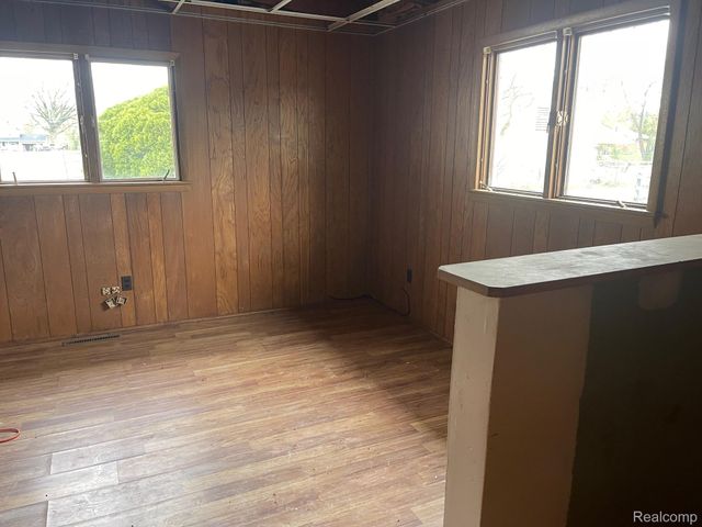 8261 Fenton Road, Grand Blanc Charter Township, MI 48439
