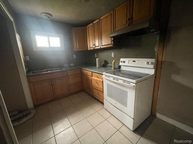 8261 Fenton Road, Grand Blanc Charter Township, MI 48439