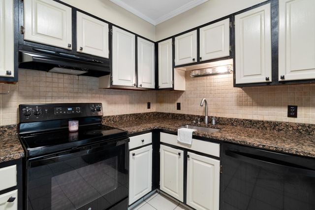 180 Ledgewood Cir Apt 103, Burlington, VT 05401