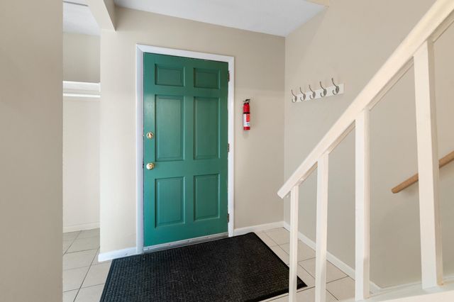 180 Ledgewood Cir Apt 103, Burlington, VT 05401
