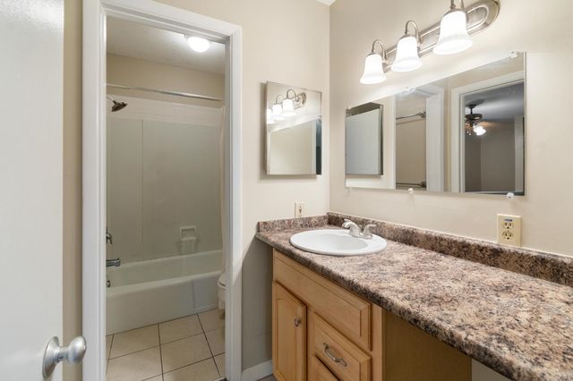 180 Ledgewood Cir Apt 103, Burlington, VT 05401