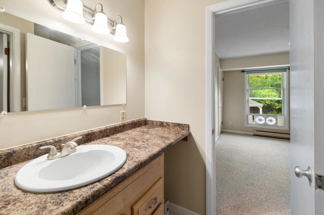 180 Ledgewood Cir Apt 103, Burlington, VT 05401