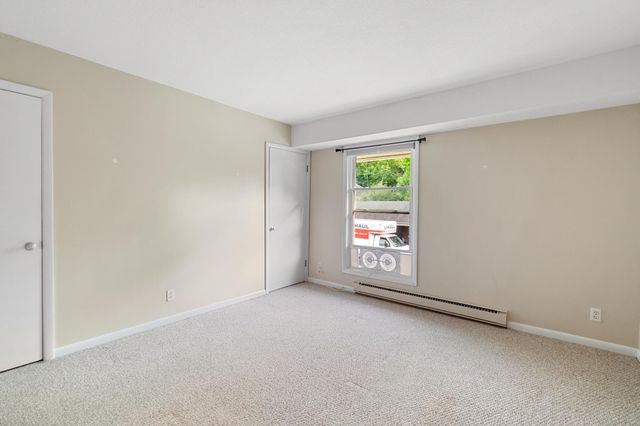 180 Ledgewood Cir Apt 103, Burlington, VT 05401
