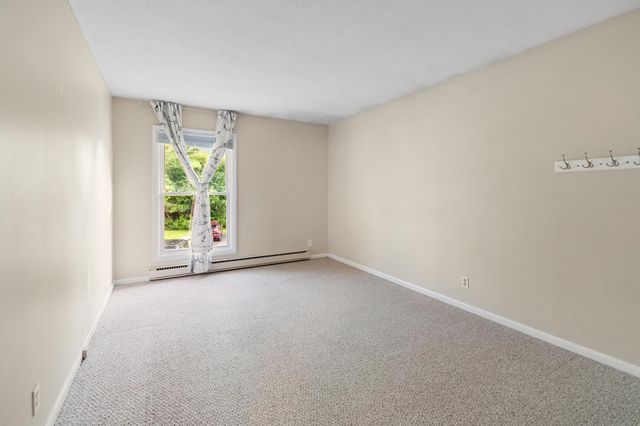 180 Ledgewood Cir Apt 103, Burlington, VT 05401