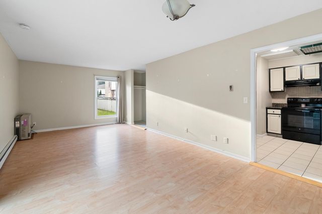 180 Ledgewood Cir Apt 103, Burlington, VT 05401