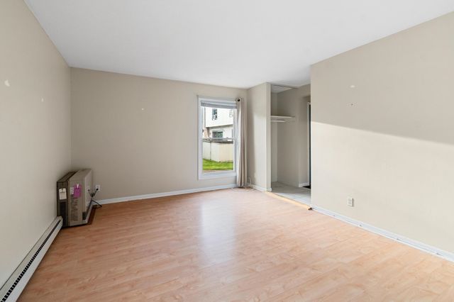 180 Ledgewood Cir Apt 103, Burlington, VT 05401