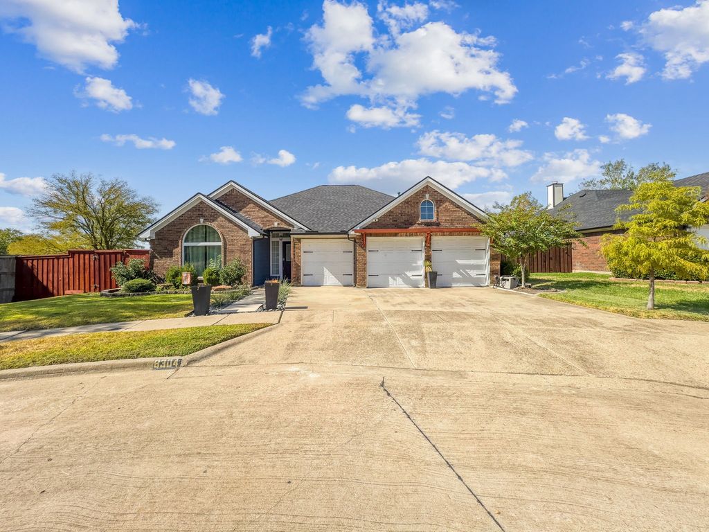 8304 Crystalwood Drive, Dallas, TX 75249 — exterior