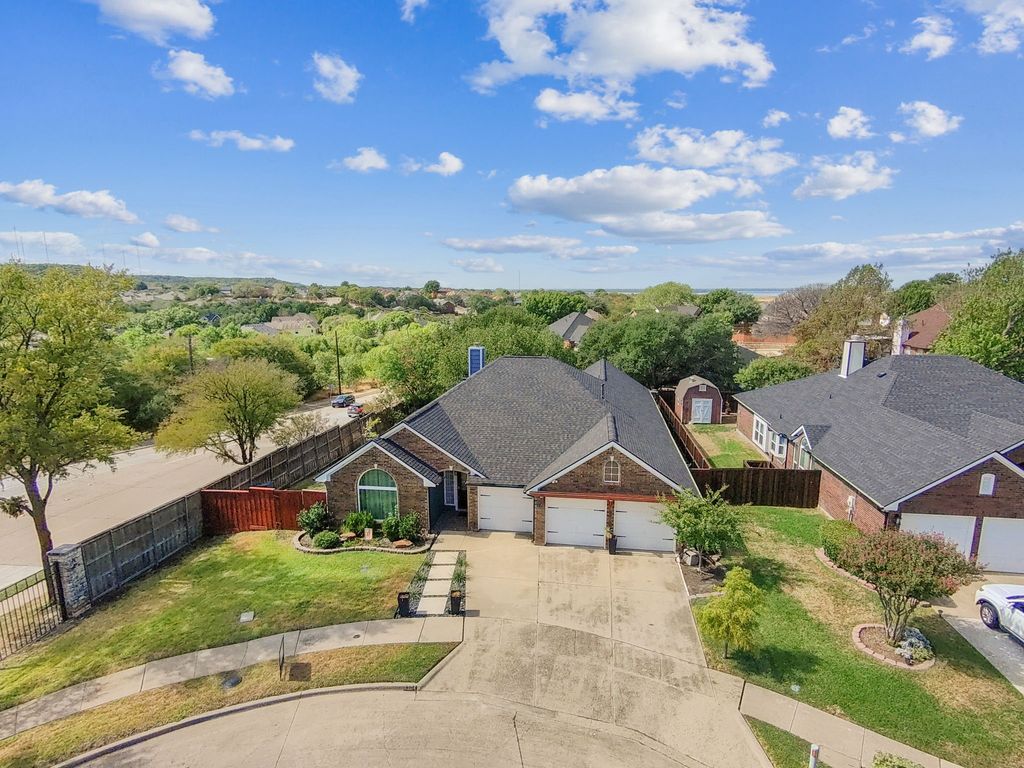 8304 Crystalwood Drive, Dallas, TX 75249 — photo 2