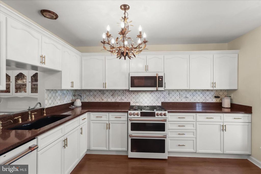 Image 14 of property listing at 7105 NATURES RD, Columbia, MD 21046