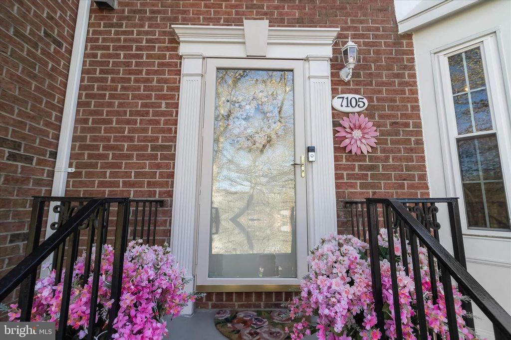 Image 4 of property listing at 7105 NATURES RD, Columbia, MD 21046