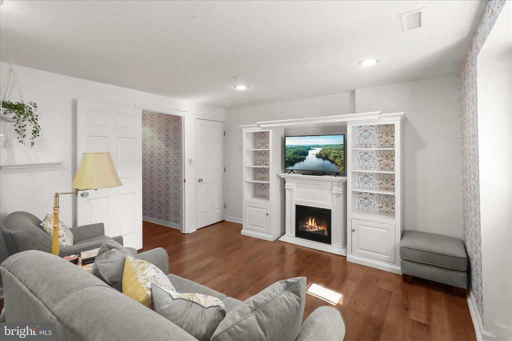 Image 48 of property listing at 7105 NATURES RD, Columbia, MD 21046