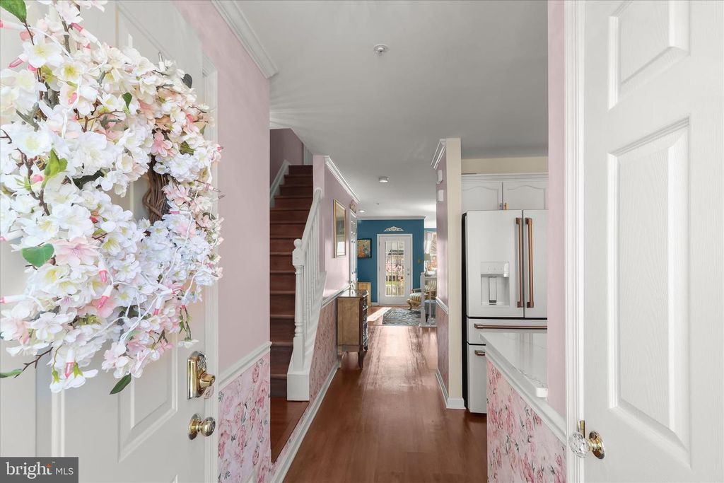 Image 5 of property listing at 7105 NATURES RD, Columbia, MD 21046