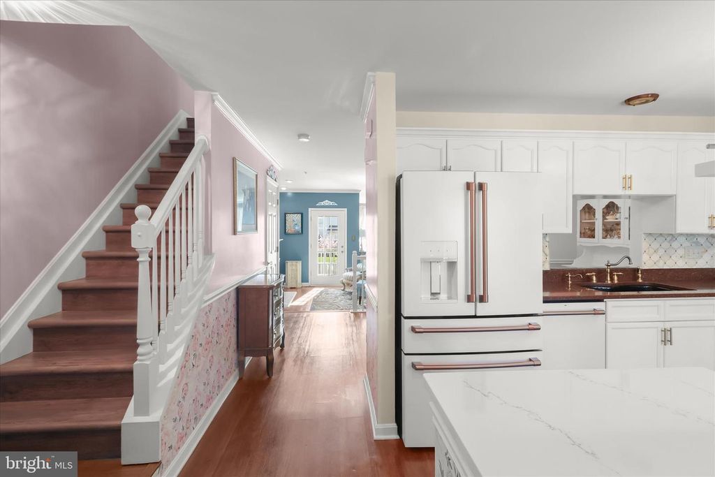 Image 7 of property listing at 7105 NATURES RD, Columbia, MD 21046