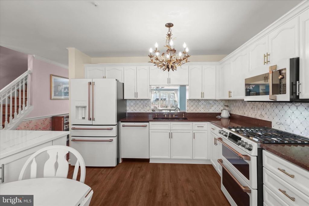 Image 8 of property listing at 7105 NATURES RD, Columbia, MD 21046