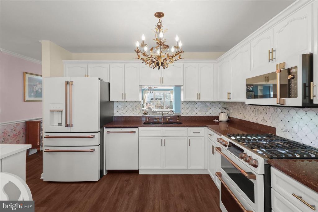 Image 9 of property listing at 7105 NATURES RD, Columbia, MD 21046