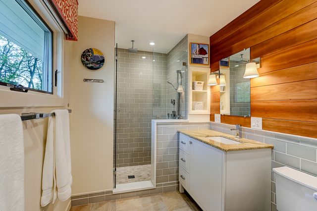 629 W Elm Street, Wheaton, IL 60189