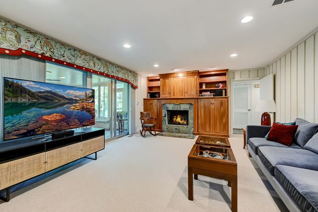 629 W Elm Street, Wheaton, IL 60189