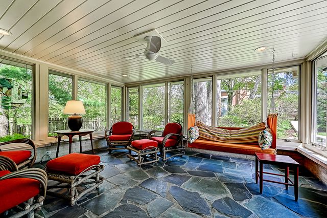 629 W Elm Street, Wheaton, IL 60189