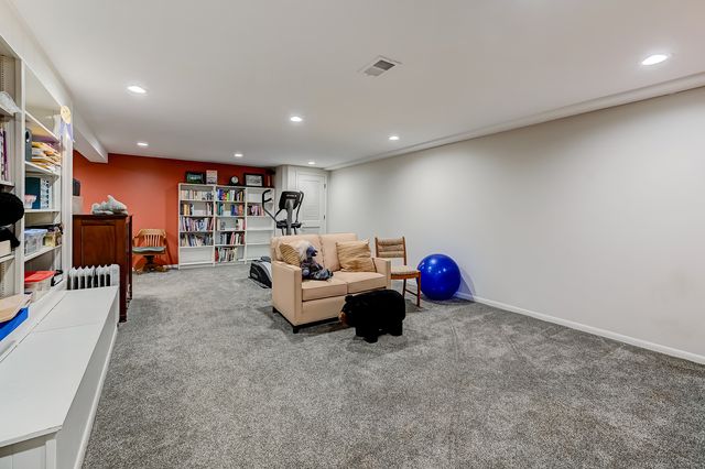 629 W Elm Street, Wheaton, IL 60189