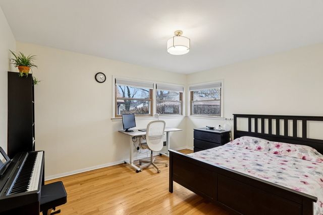 124 Harlem Avenue, Glenview, IL 60025