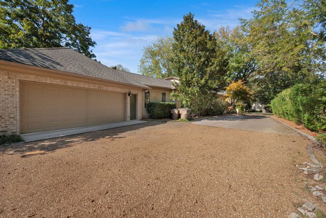 203A Woodmont Cir, Nashville, TN 37205