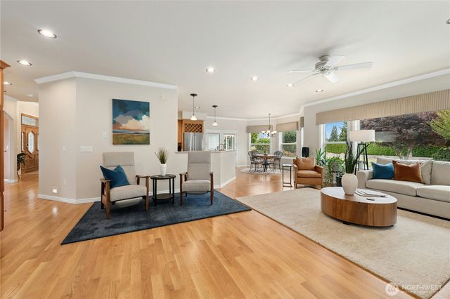 400 Cessna Court E, Eatonville, WA 98328