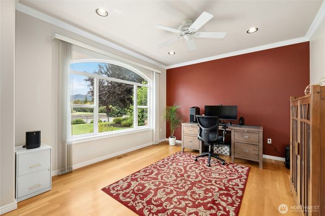 400 Cessna Court E, Eatonville, WA 98328