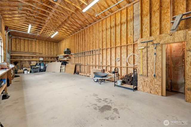 400 Cessna Court E, Eatonville, WA 98328