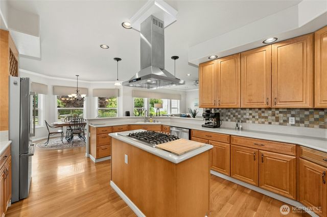 400 Cessna Court E, Eatonville, WA 98328