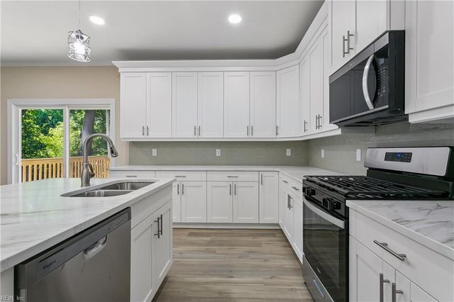 205 Basta DR, Yorktown, VA 23692