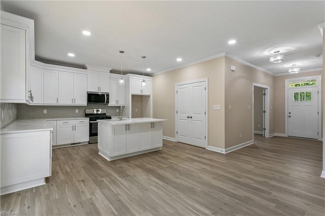 205 Basta DR, Yorktown, VA 23692