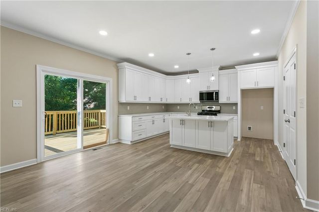 205 Basta DR, Yorktown, VA 23692