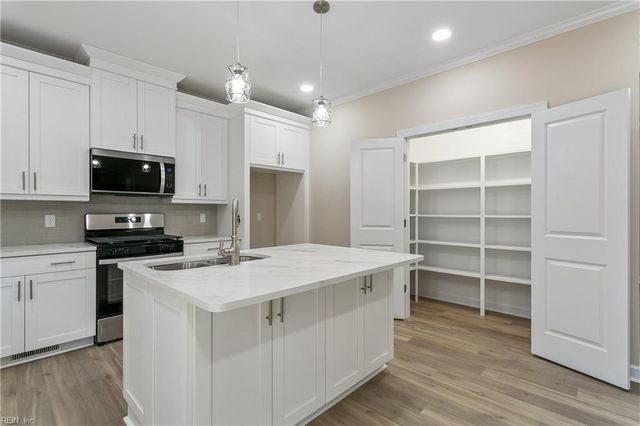 205 Basta DR, Yorktown, VA 23692