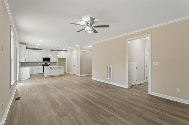 205 Basta DR, Yorktown, VA 23692