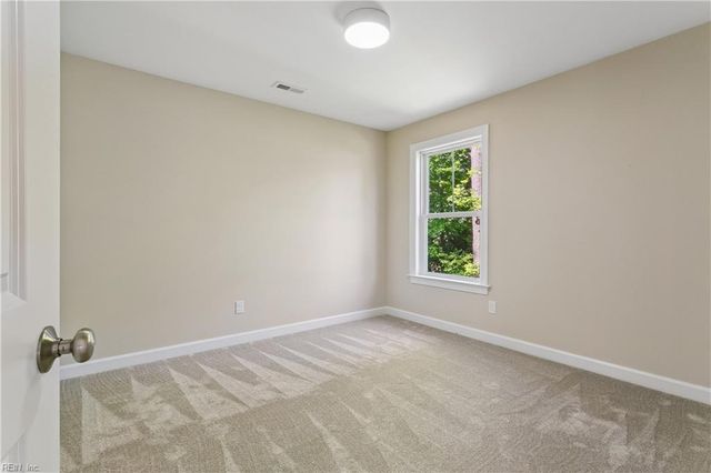 205 Basta DR, Yorktown, VA 23692