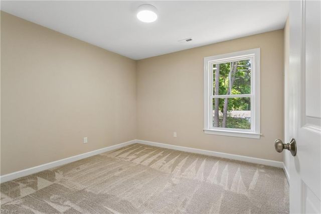 205 Basta DR, Yorktown, VA 23692